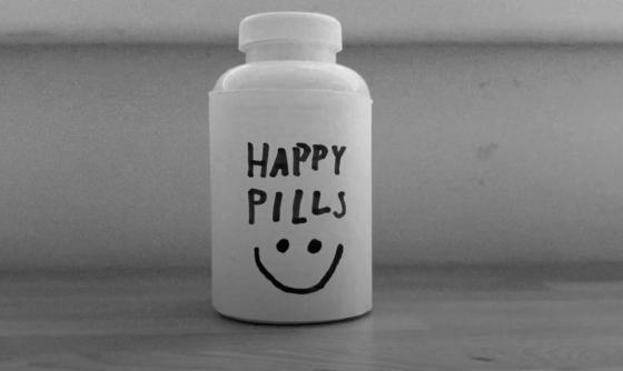 Scéna z filmu Happy Pills