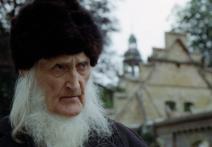Scéna z filmu The Monastery: Mr. Vig and the Nun
