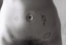 Scéna z filmu Děloha+